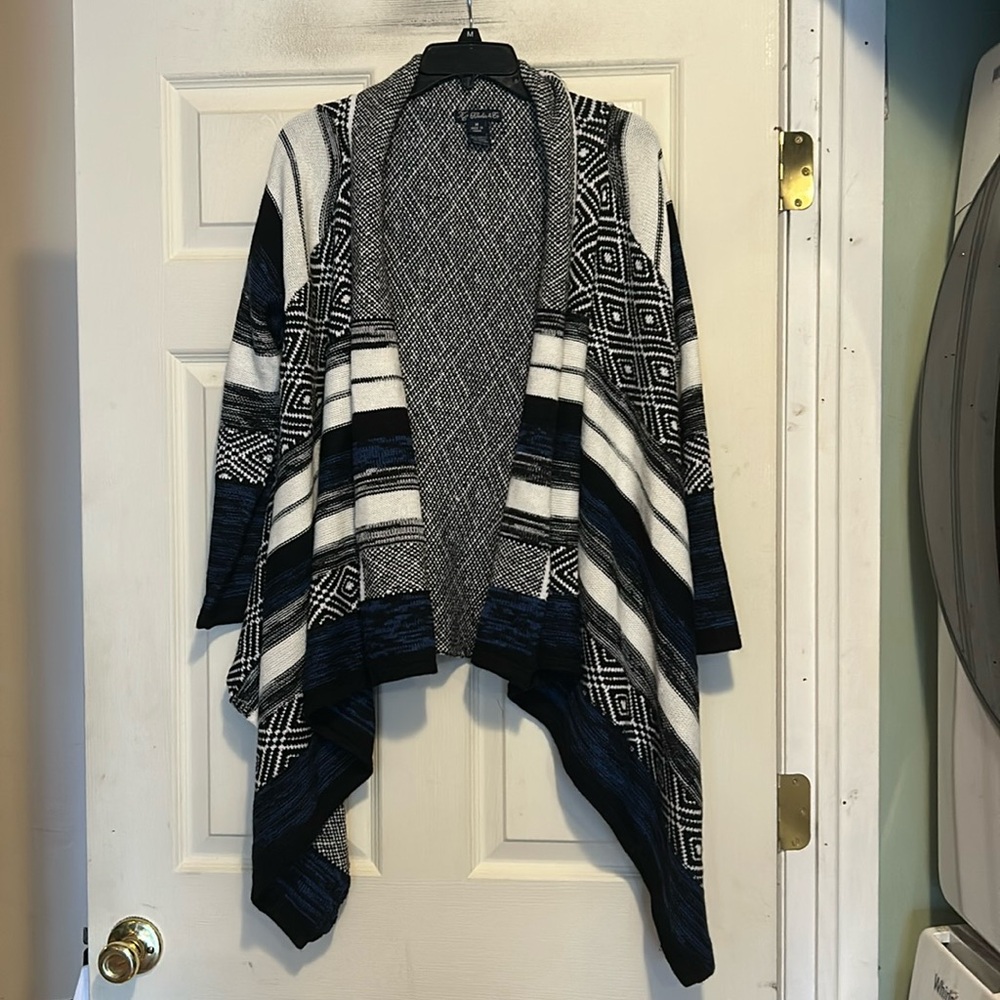 Khakis & Co Black and Blue Aztec Print Cardigan Size Medium
